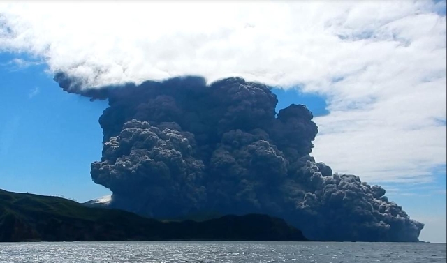 Eruption of Kuchino-erabu